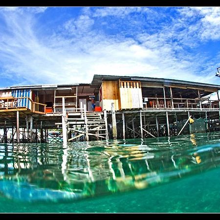 Spheredivers Scuba & Leisure Mabul Island Buitenkant foto