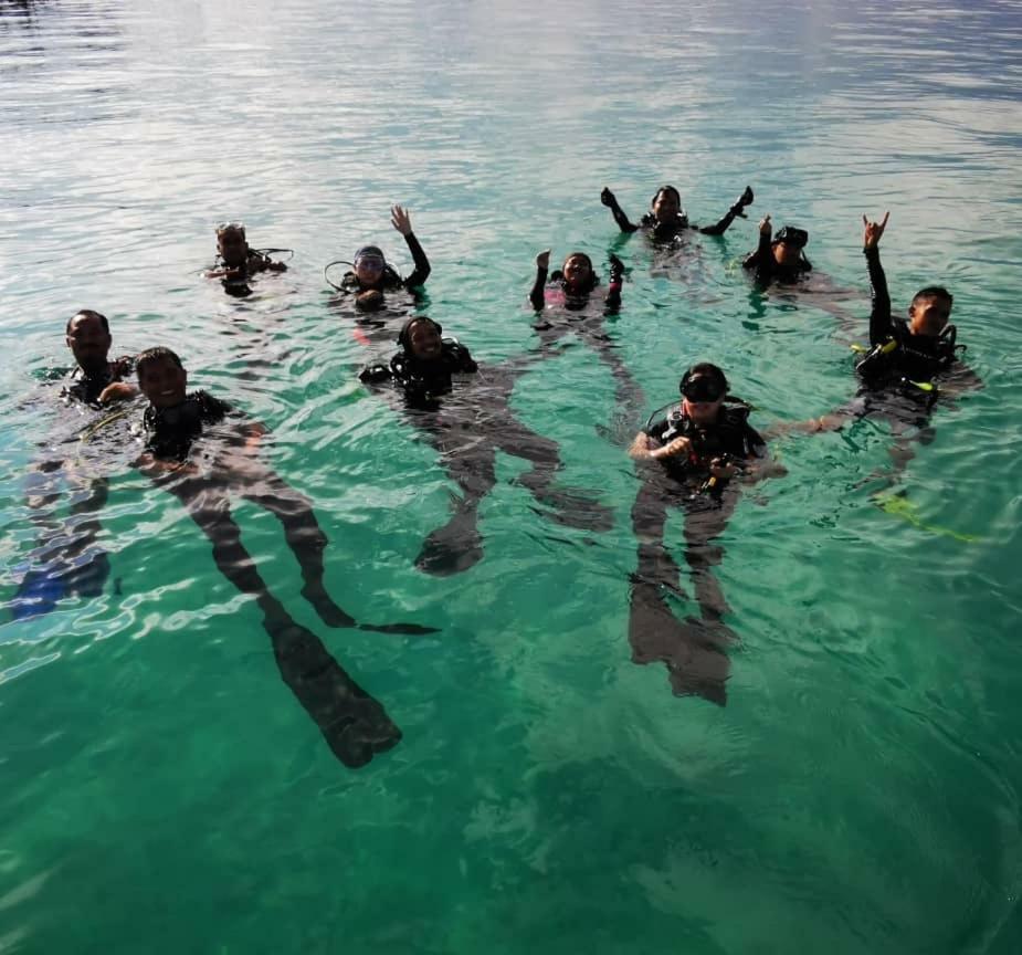 Spheredivers Scuba & Leisure Mabul Island Buitenkant foto